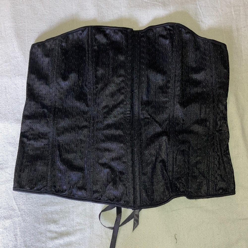 Intimates Pennington Woman’s Black Corset
